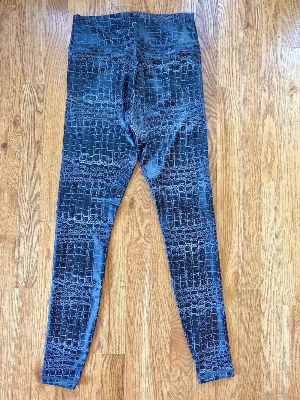 ZYIA Gray Armor Light N. Tight
Legging 28" | Size 6-8 | NWT - Picture 7 of 10